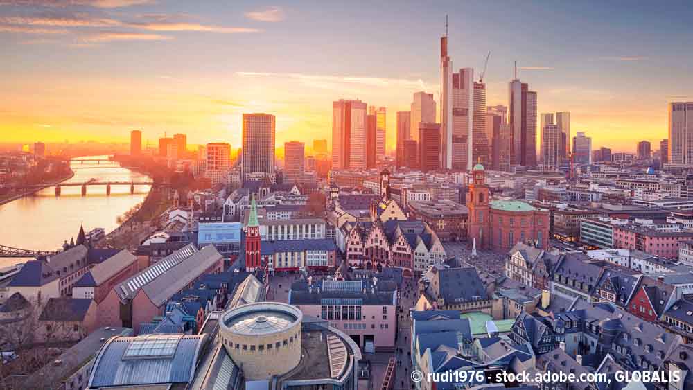 Abendliche Skyline von Frankfurt
